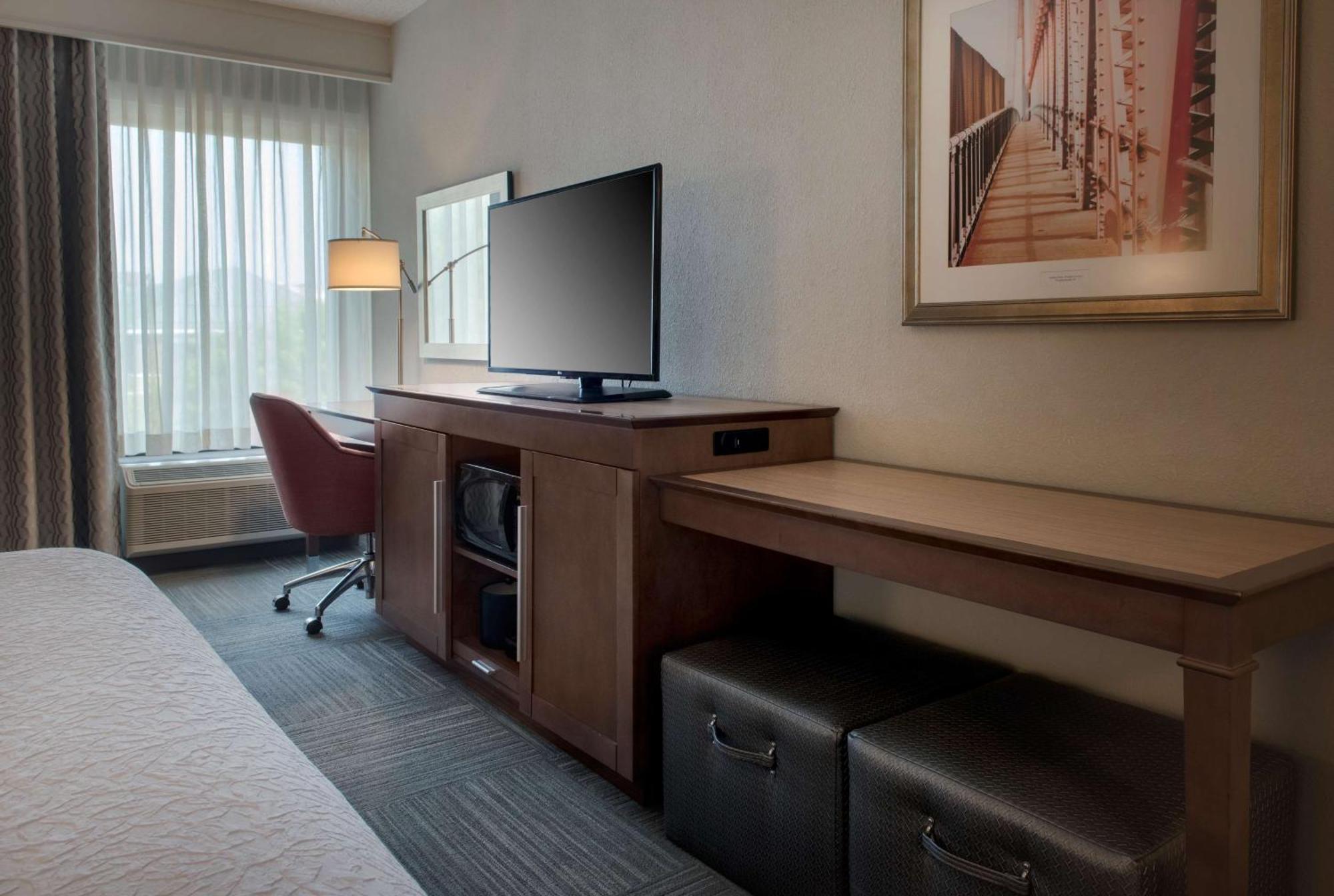 Hampton Inn Міддлтаун Екстер'єр фото