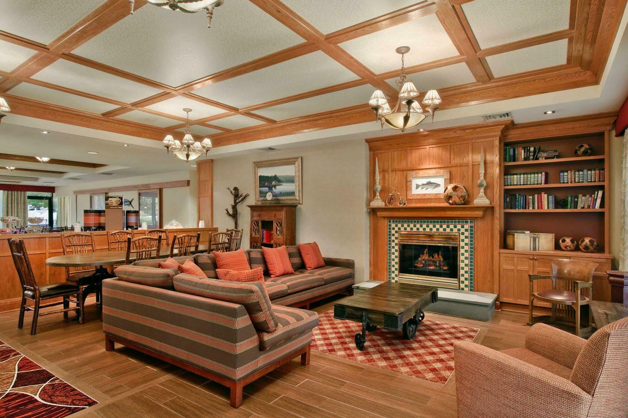 Hampton Inn Міддлтаун Екстер'єр фото