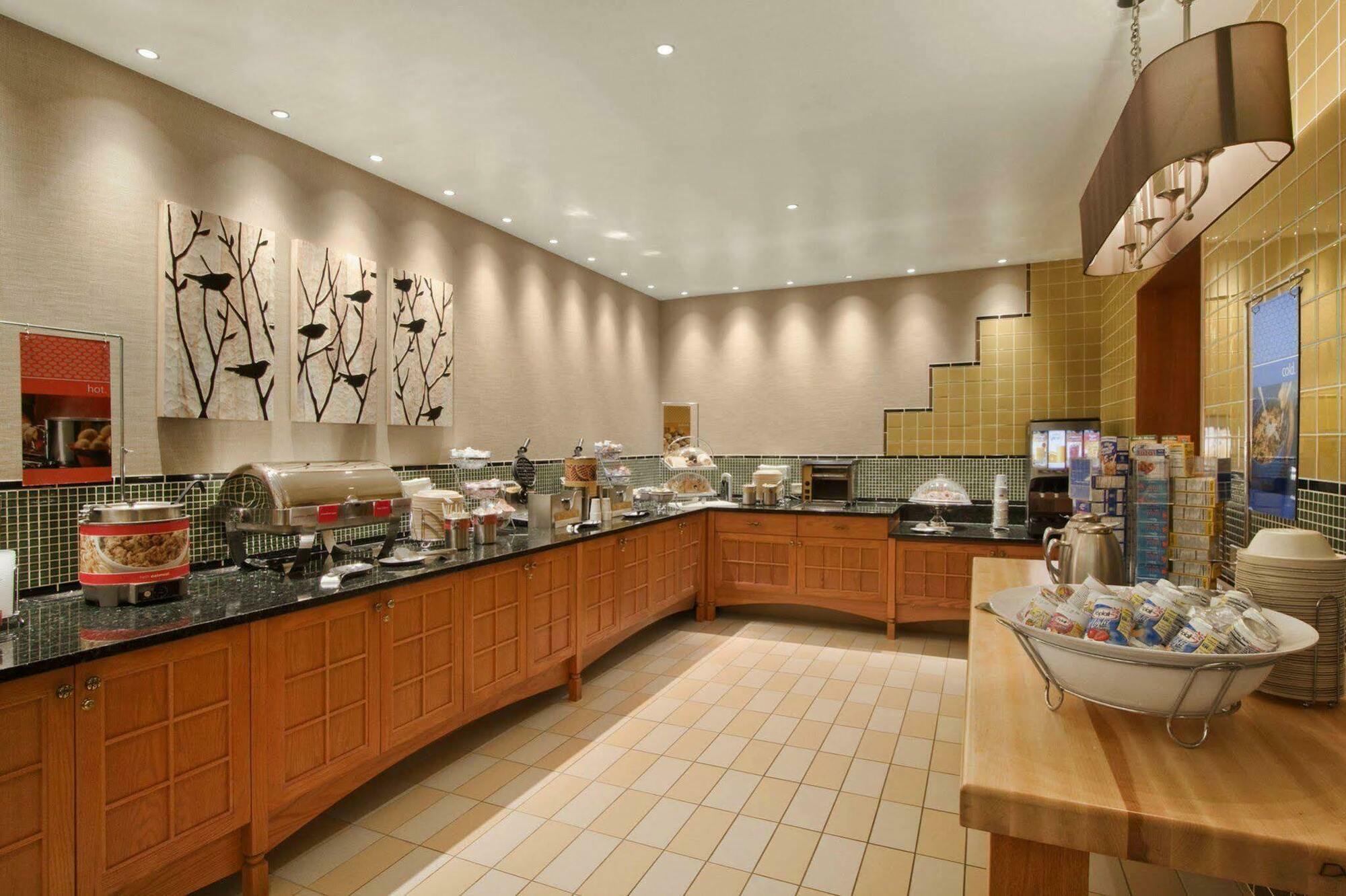 Hampton Inn Міддлтаун Екстер'єр фото