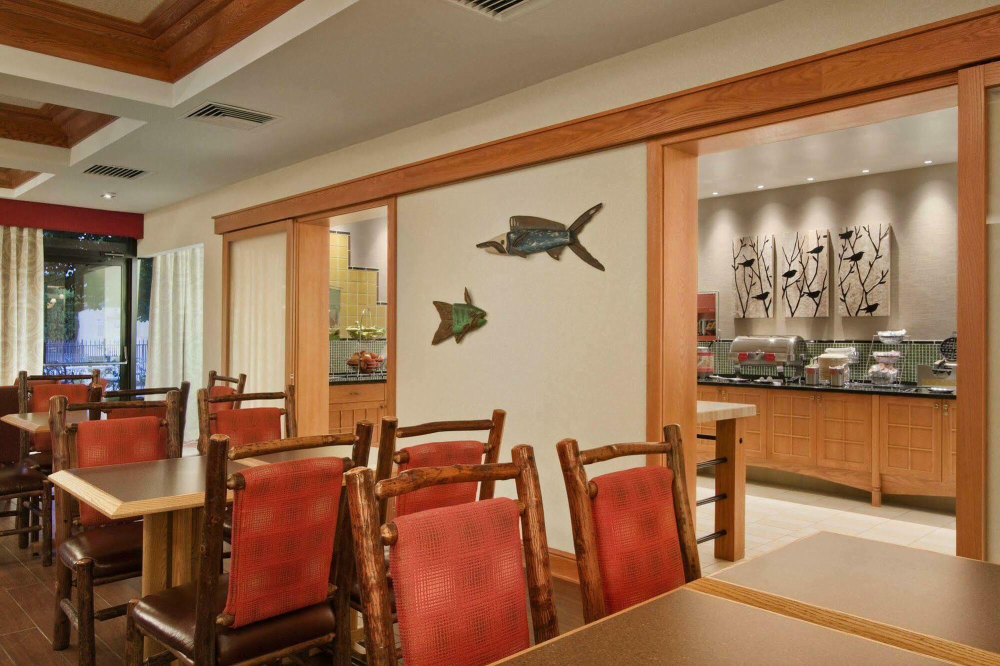 Hampton Inn Міддлтаун Екстер'єр фото